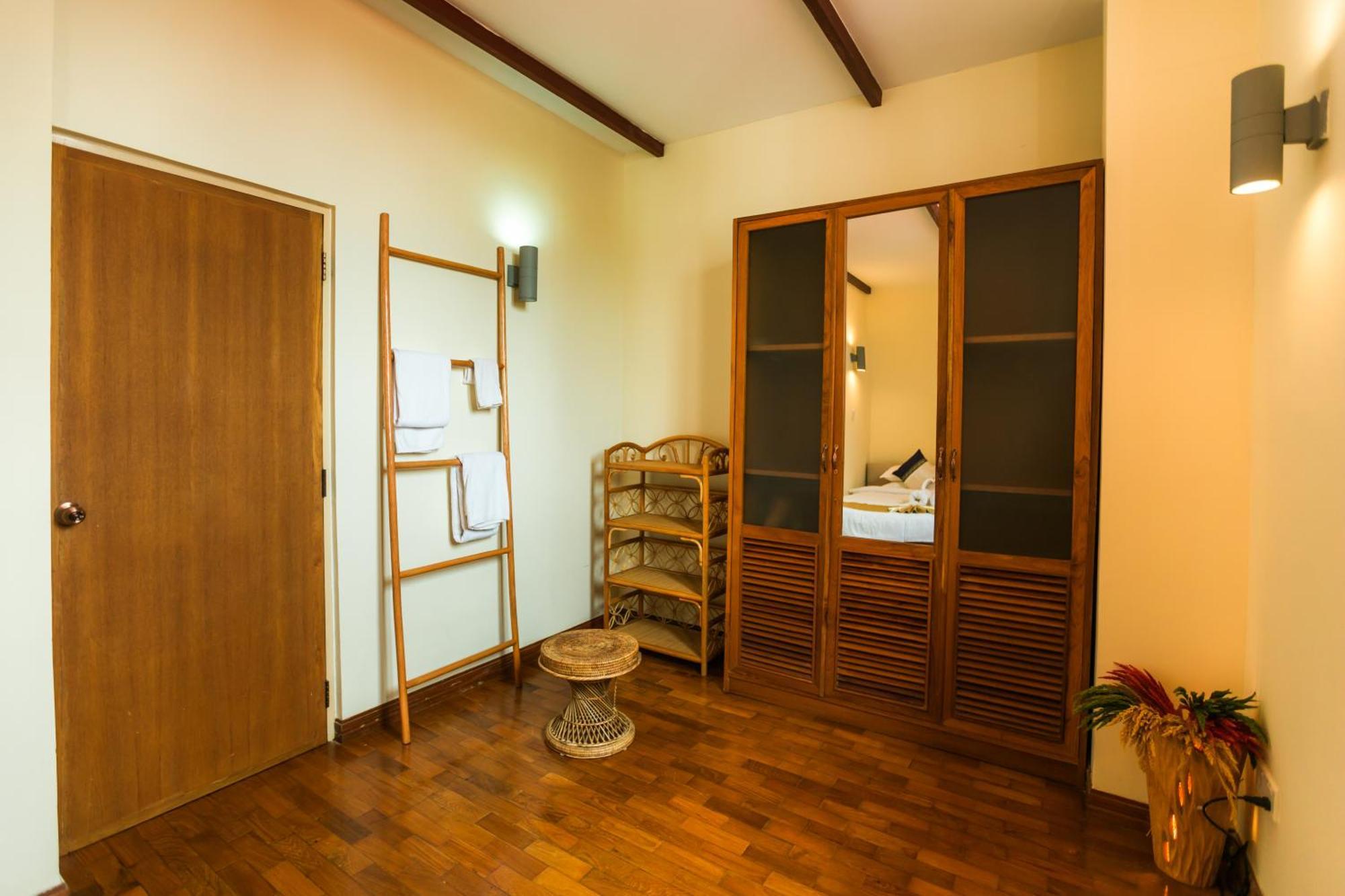 Hotel Ambassador Hill 3*